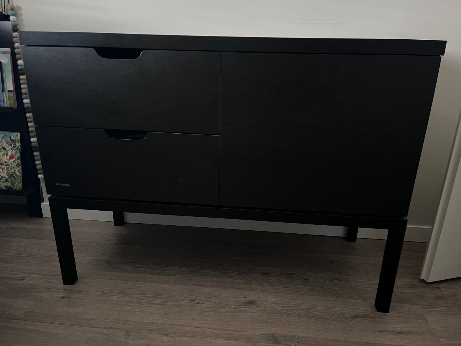 Kidsmill Savi commode – zwart eiken, Kinderen en Baby's, Ophalen, 50 tot 70 cm, 90 tot 105 cm, 100 cm of meer