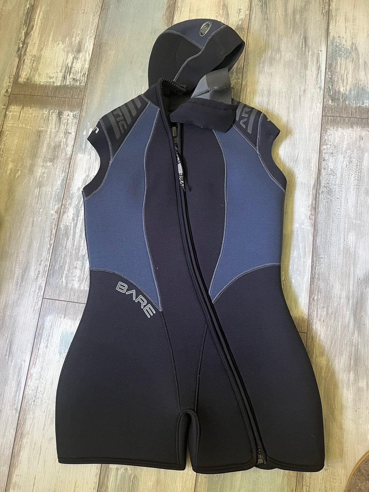 Bear 7 mm Wetsuit Shorty met Kap – Maat 10+ (M), Ophalen of Verzenden, Zo goed als nieuw, Duikpak