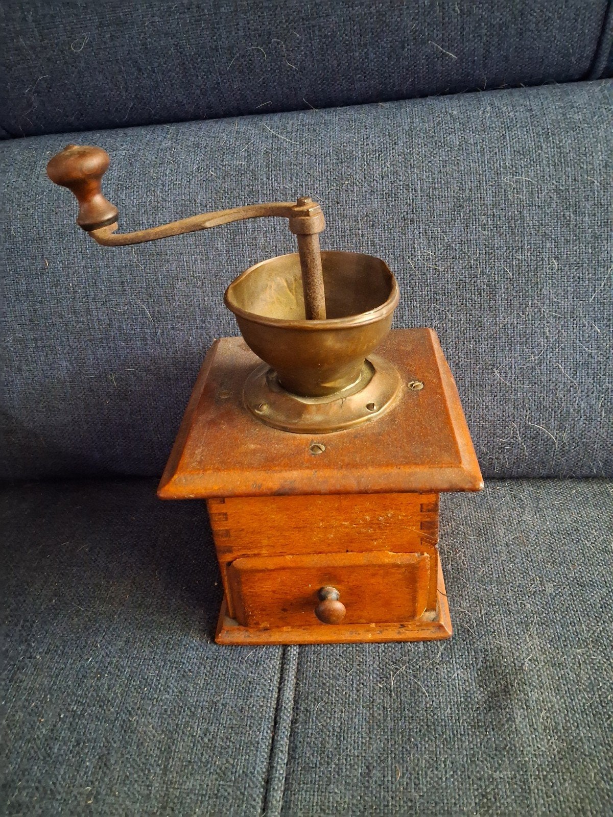 Antieke handmatige koffiemolen - Hout en messing, Ophalen of Verzenden