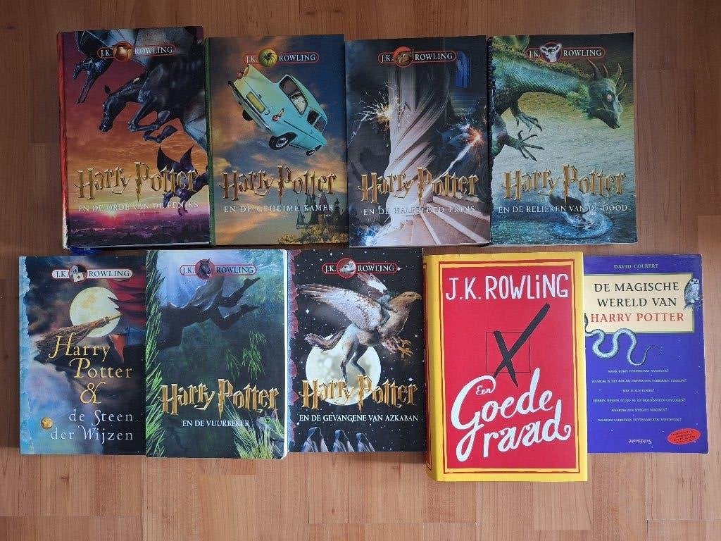 Harry Potter 7 boeken compleet en 2 extra J K Rowling, Ophalen of Verzenden, Gelezen