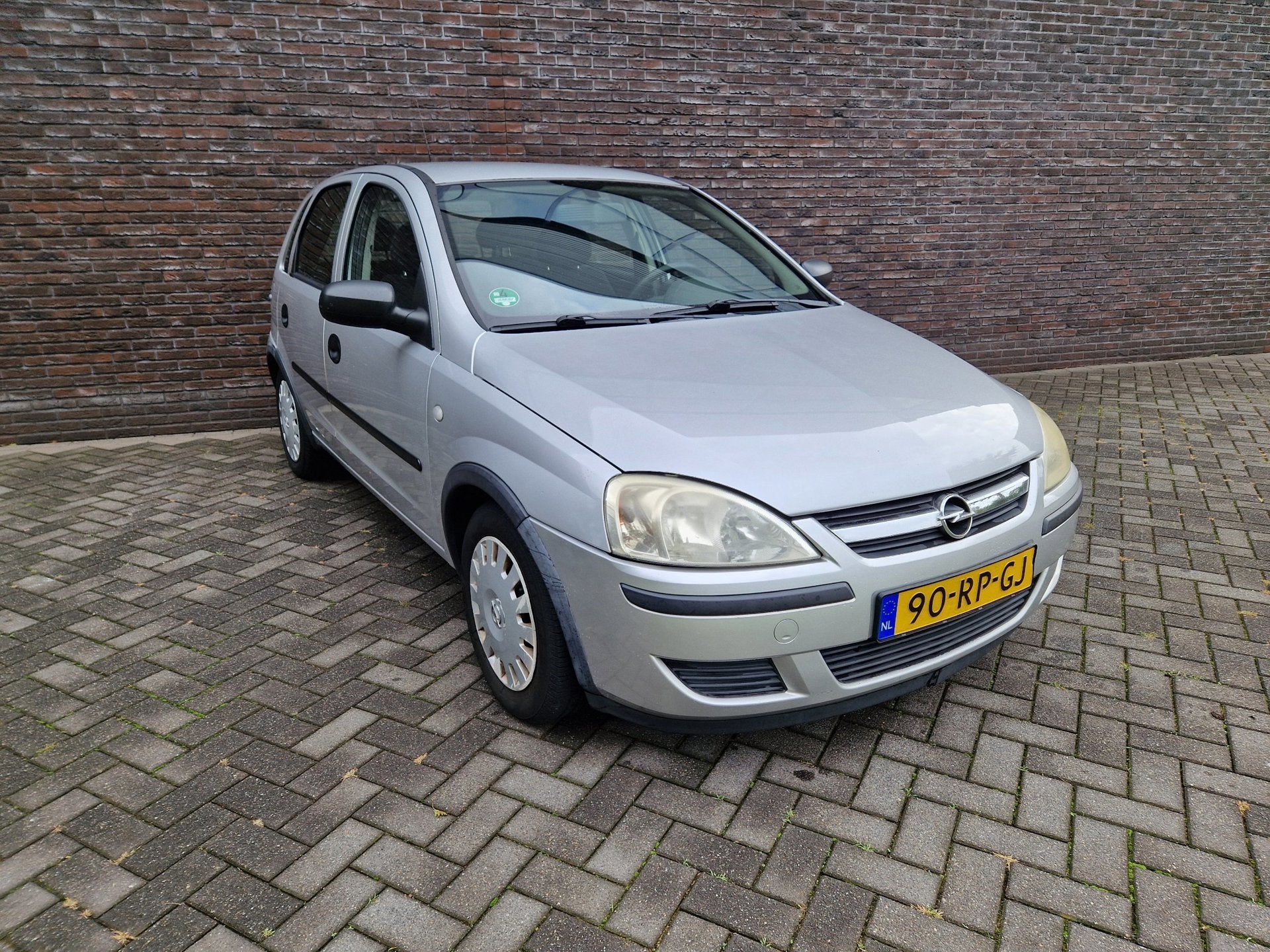 Opel Corsa 1.2-16V Rhythm|5drs|Airco|APK 09-'27|Cruise contr, Voorwielaandrijving, Gebruikt, 31 €/maand, 4 cilinders