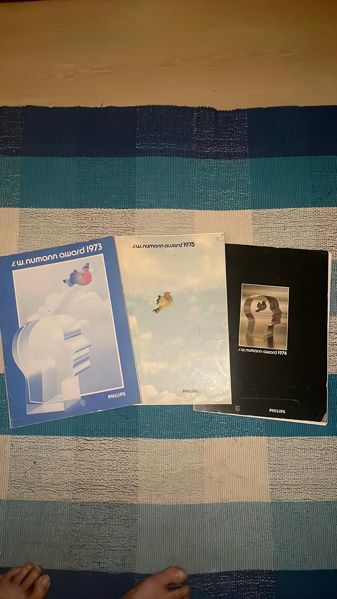 Vintage buitelandse Philips producten boek, Ophalen of Verzenden