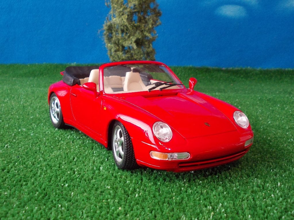1/18 Porsche 911 Carrera Cabrio Bburago rood-met creme int., Hobby en Vrije tijd, Modelauto's | 1:18, Ophalen of Verzenden, Nieuw