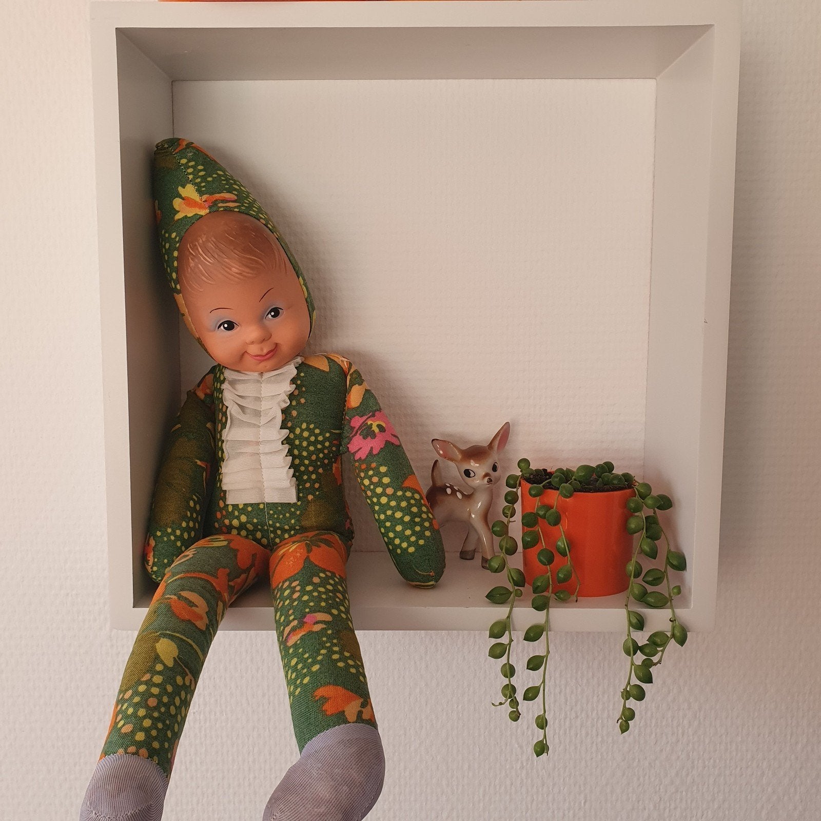 Vintage pop knuffel elf clowntje met bloemenprint +/- 42 cm, Ophalen of Verzenden, Gebruikt