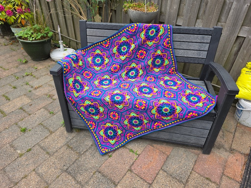 OPRUIMING!️ Gehaakte deken/plaid Persian tiles., Acryl, 117 cm, Ophalen of Verzenden, Zo goed als nieuw