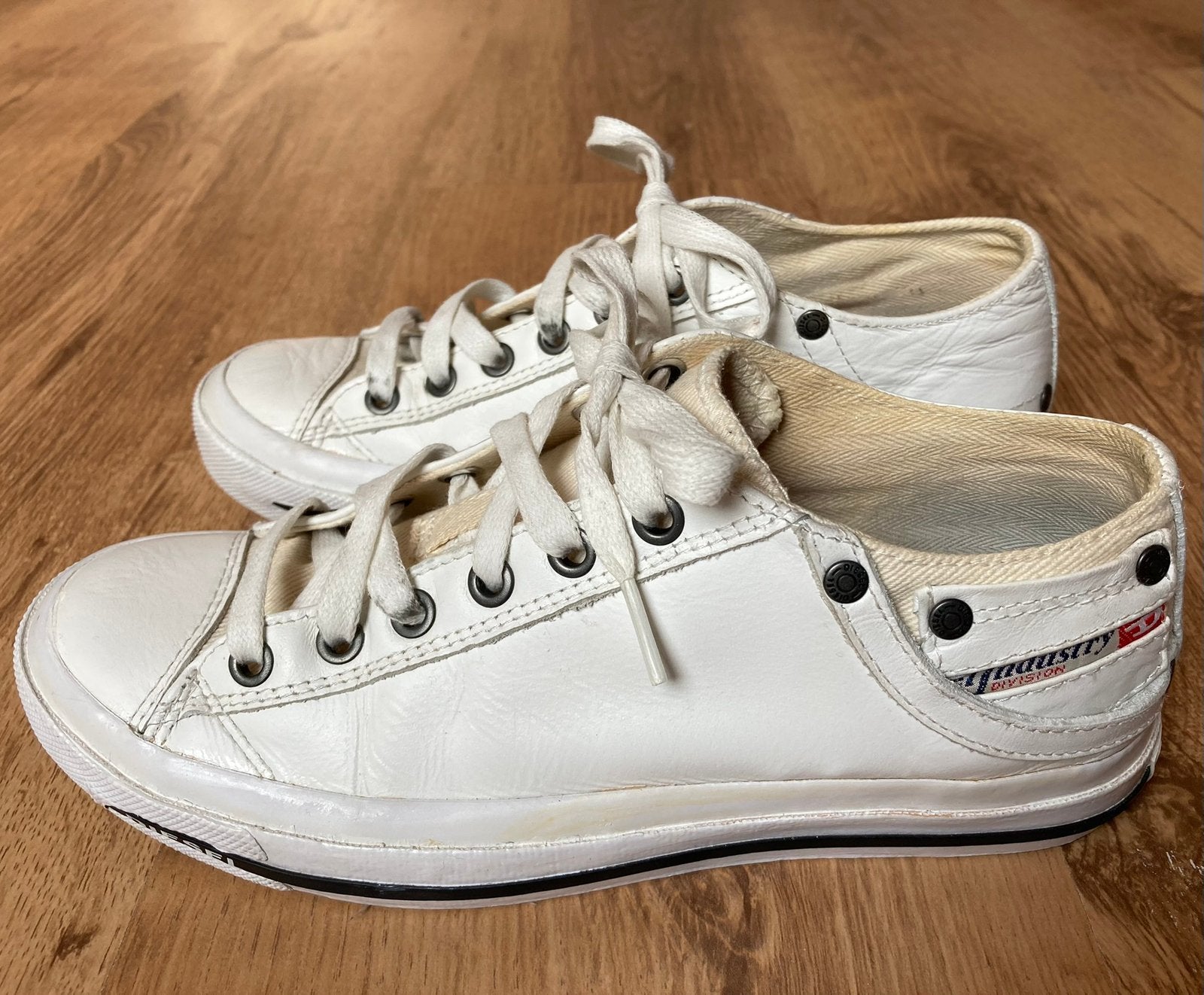 Diesel sneakers gympen wit leer canvas mt 37 type All Stars, Kleding | Dames, Schoenen, Wit, Ophalen of Verzenden, Sneakers of Gympen