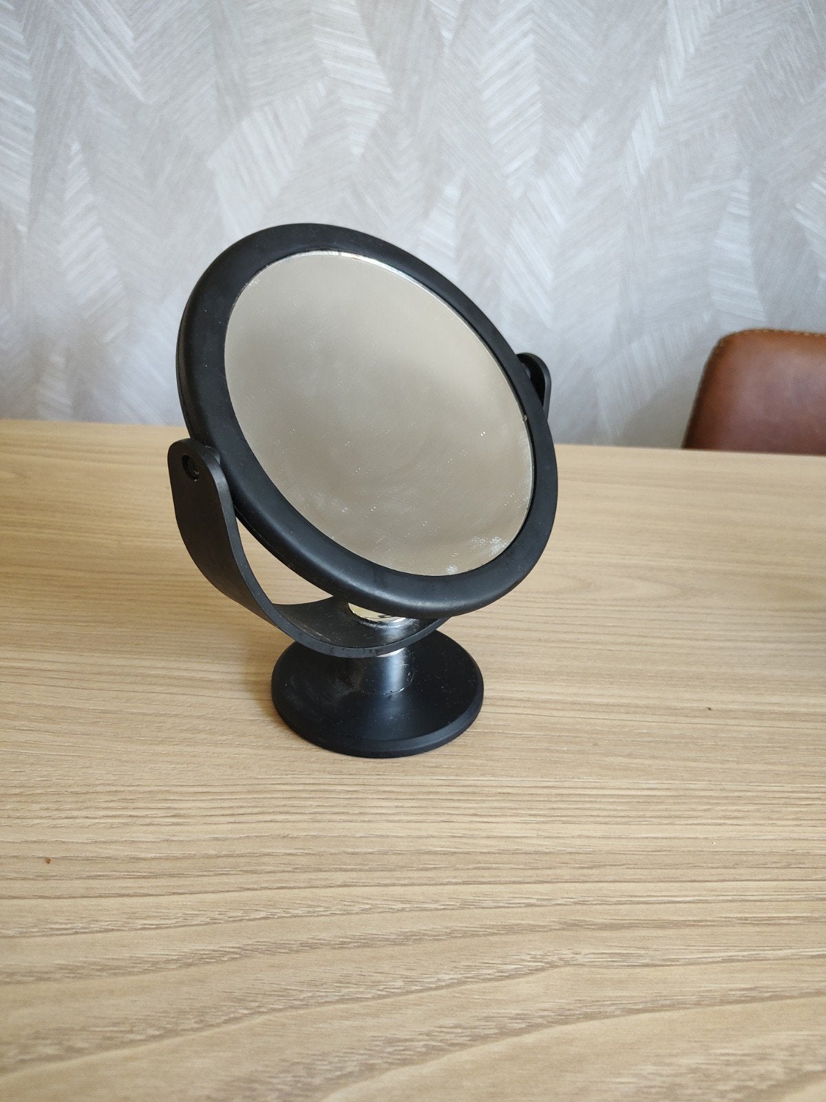 Zwarte ronde make-up spiegel op standaard, Ophalen of Verzenden, Rond, Minder dan 50 cm, Minder dan 100 cm
