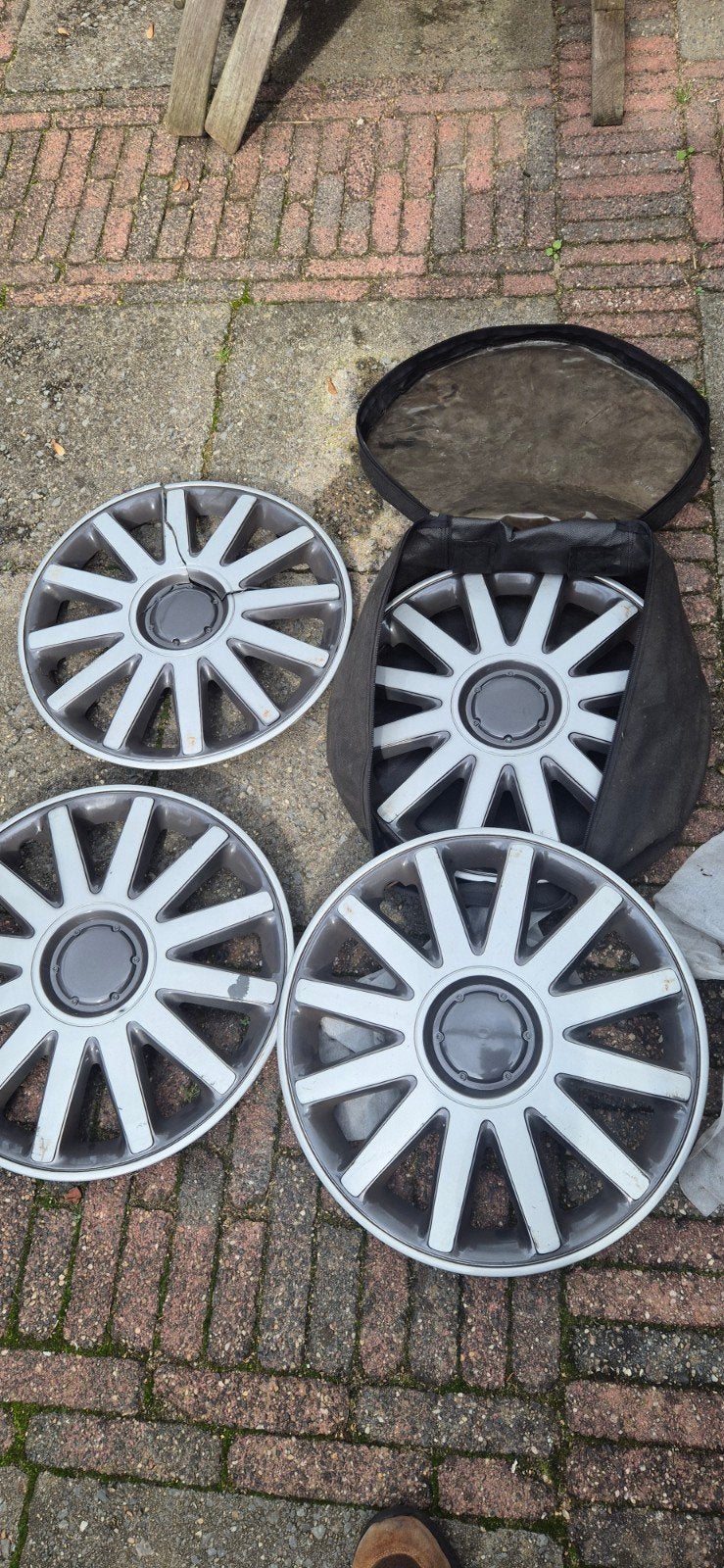 Set van 4 wieldoppen - Gebruikt, Auto diversen, Ophalen of Verzenden
