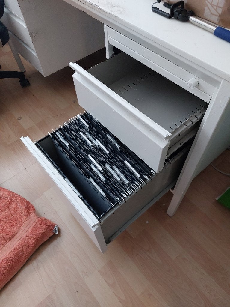 Bureau gratis af te halen, Gebruikt, 150 cm, Metaal, Overige merken
