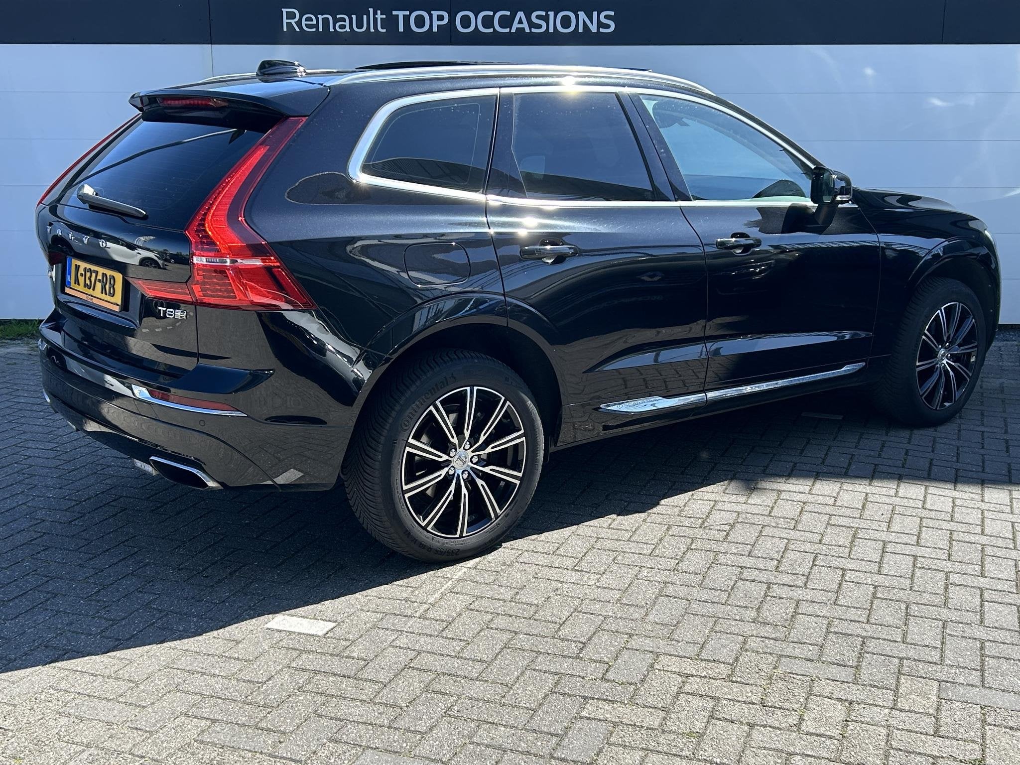 Volvo XC60 2.0 T8 Twin Engine AWD Inscription | Panoramadak, Gebruikt, 4 cilinders, Zwart, XC60