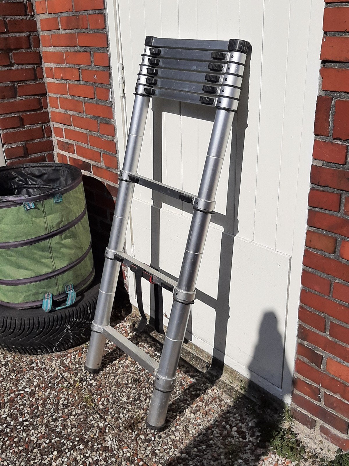 Uitschuifbare ladder - Handig en compact, Ophalen of Verzenden