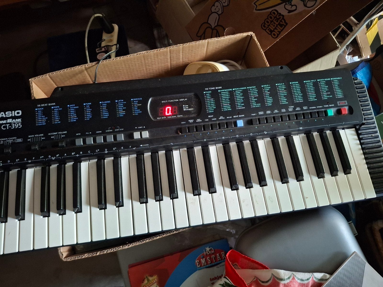 Casio CT-395 Keyboard met leerboeken - Zo goed als nieuw, Muziek en Instrumenten, Casio, Midi-aansluiting, Zo goed als nieuw, Ophalen