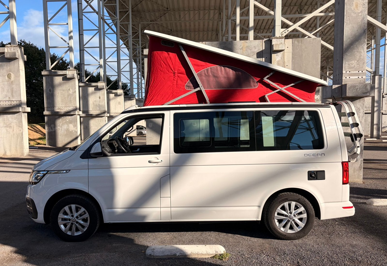 VOLKSWAGEN T6.1 CALIFORNIA OCEAN DSG FULL LED 2021, Buscamper of Camperbus, Volkswagen, Bedrijf, Diesel