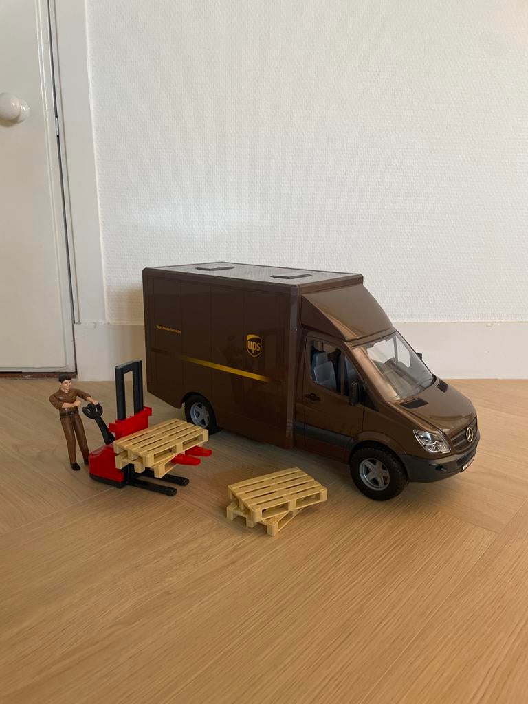 Bruder Mercedes MB Sprinter UPS met heftruck en figuur, Ophalen, Zo goed als nieuw