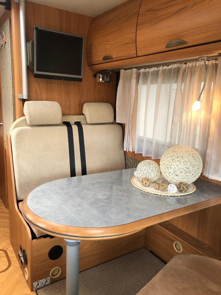 Foto 17 van AUTOMAAT Burstner i690 Elegance LAAG VASTBED 84.000km MOOI!!