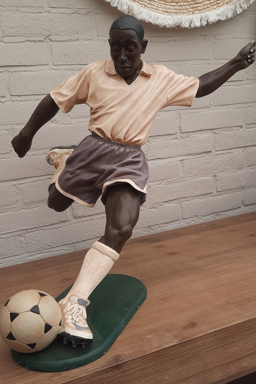 Wereld voetvaller beeld PELÉ Kunstwerk Jun Asilo WK topper, Ophalen, Beeld, Composieten, Modern