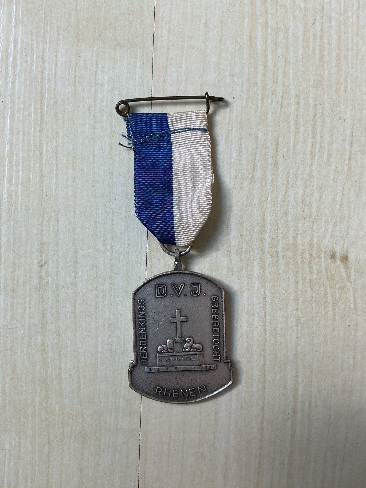DVJ Herdenkings Grebbetocht Rhenen Medaille, Postzegels en Munten, Ophalen of Verzenden, Overige materialen, Nederland