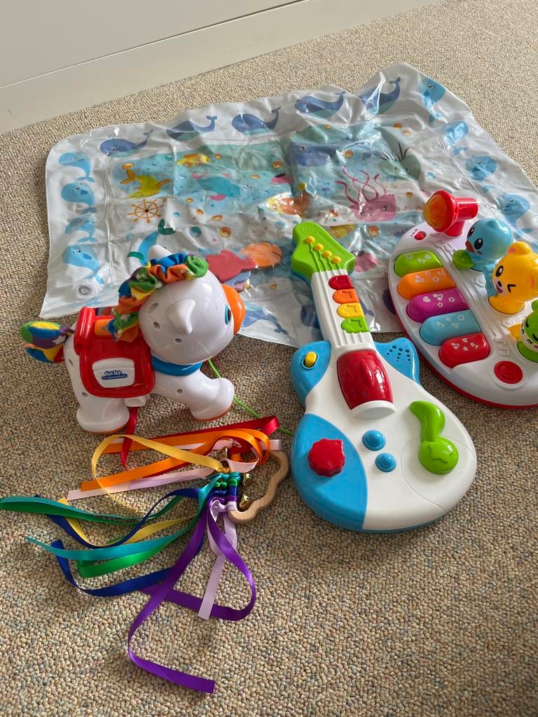 Baby speelgoed set: paardje, gitaar, piano, speelmat, Ophalen, Gebruikt, Overige typen, Met geluid