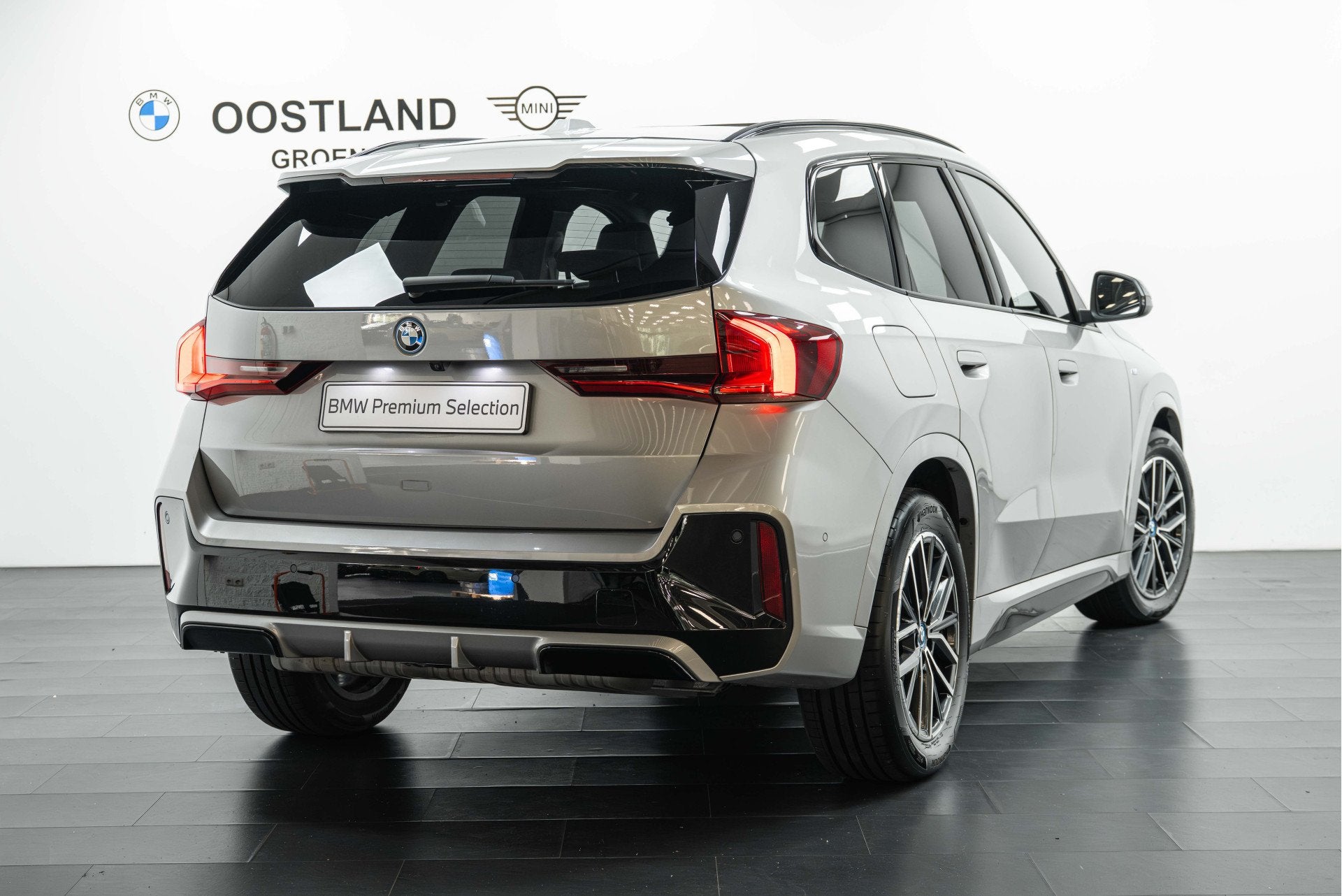 BMW X1 xDrive25e M Sport Automaat / Trekhaak / Panoramadak /, Auto's, Gebruikt, Bedrijf, Hybride Elektrisch/Benzine, 3 cilinders