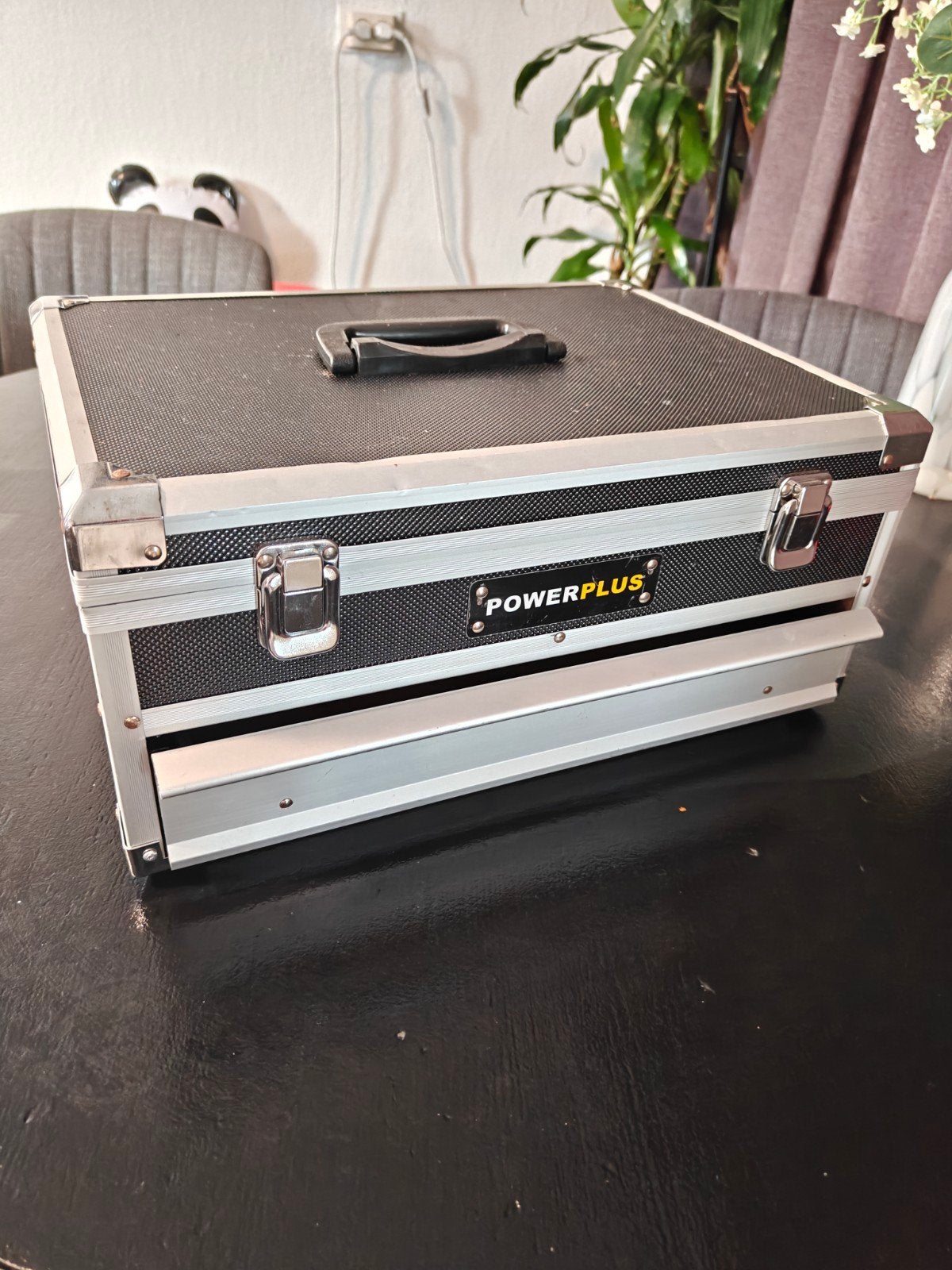 Powerplus Boormachine met 2 Accu's en Lader in Koffer, Ophalen, Gebruikt, Minder dan 400 watt, Boormachine