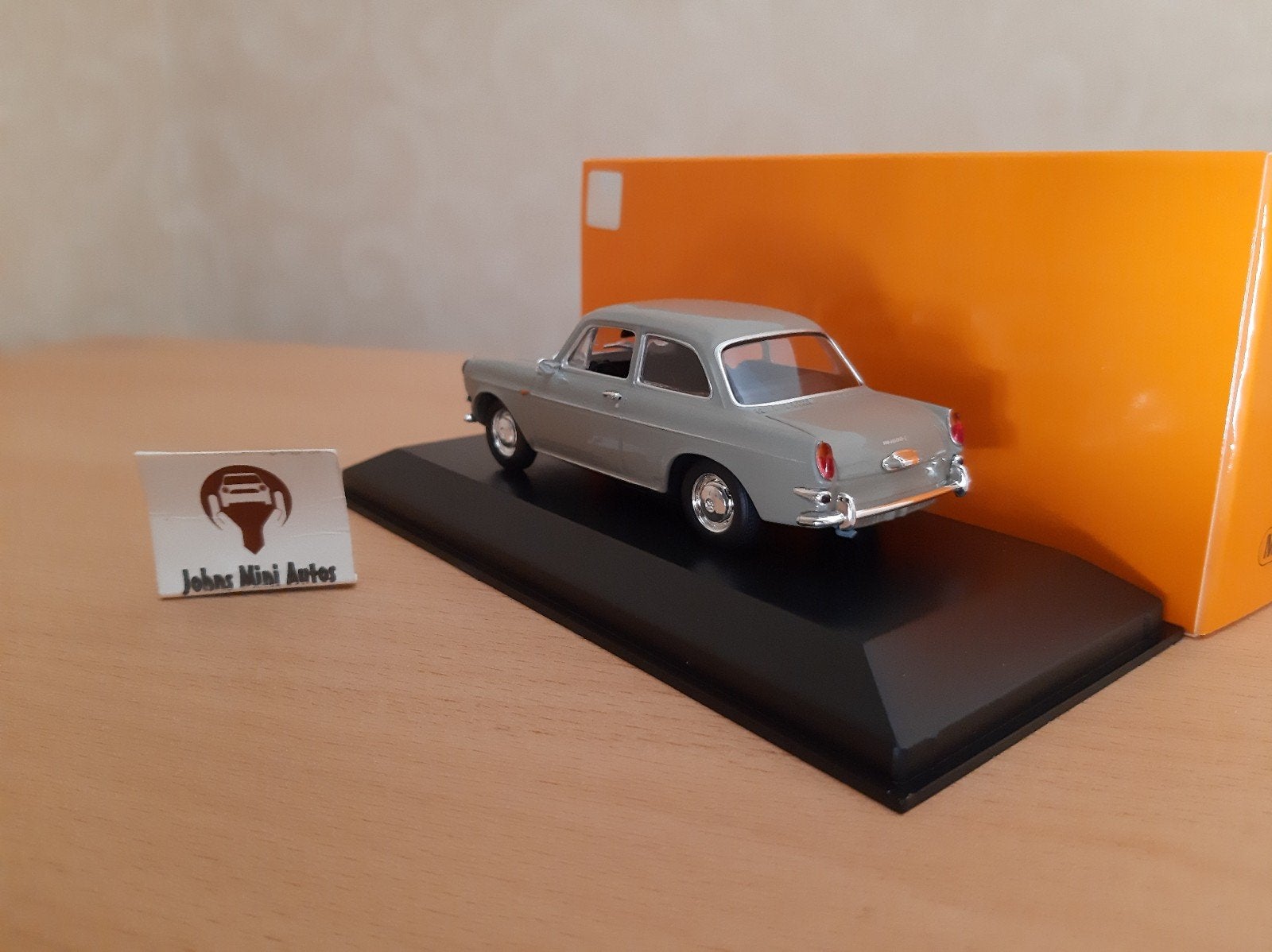 Volkswagen 1600 grijs 1966 van Maxichamps 1:43, Overige merken, Auto, Nieuw, Ophalen of Verzenden
