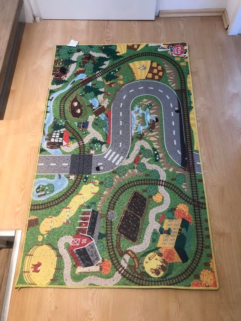 Groot speelkleed met wegen en spoorlijnen, Ophalen, Gebruikt