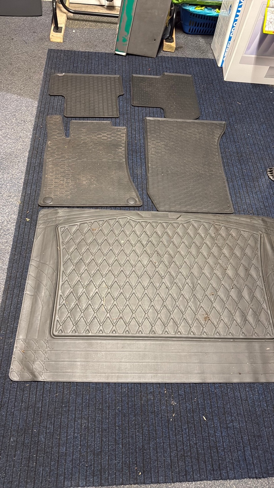Mercedes gla rubber matten ser, Ophalen of Verzenden, Zo goed als nieuw