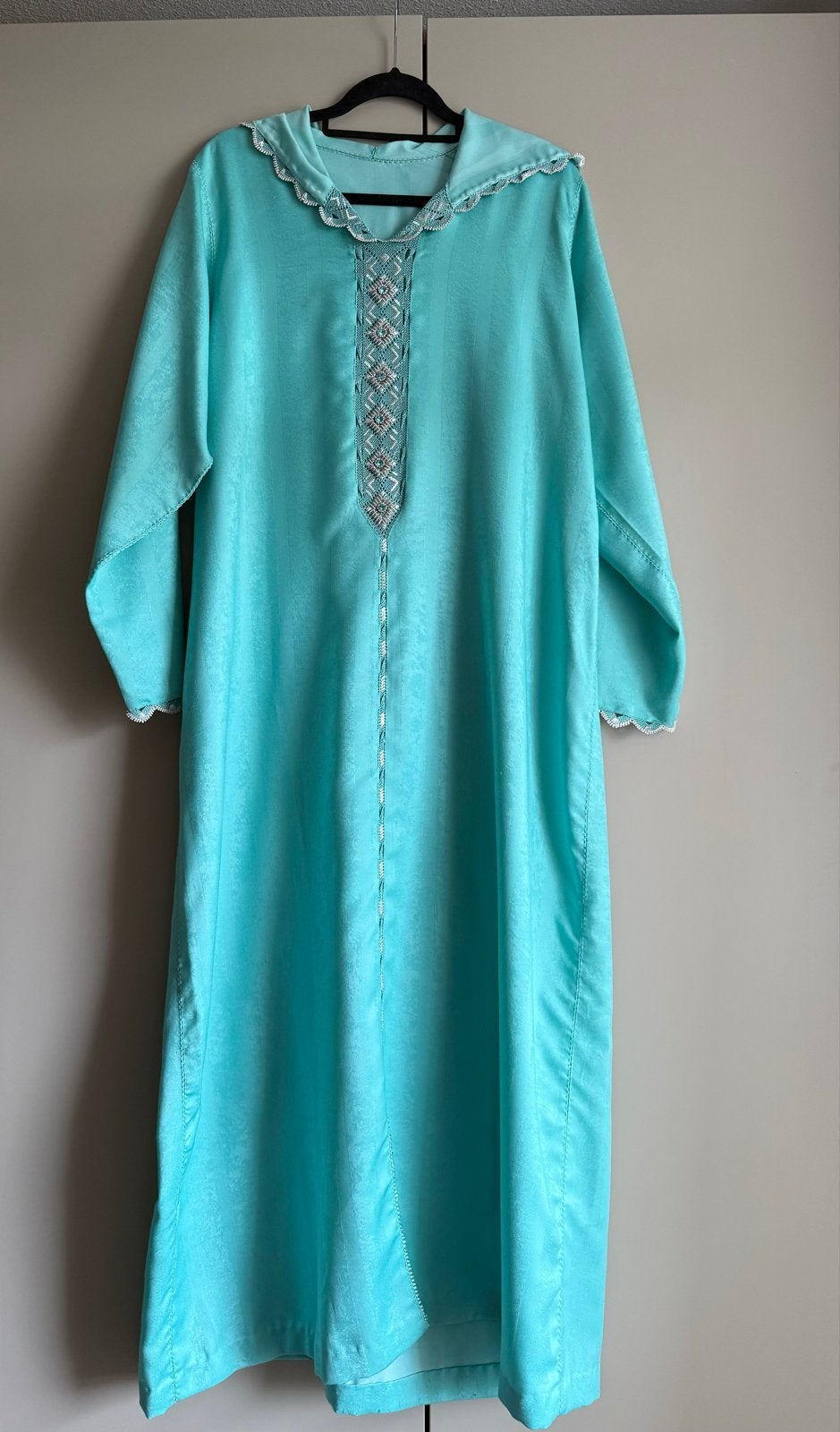 Mooie turquoise Marokkaanse jurk/jelaba met borduursel, Kleding | Dames, Overige kleuren, Maat 46/48 (XL) of groter, Ophalen of Verzenden