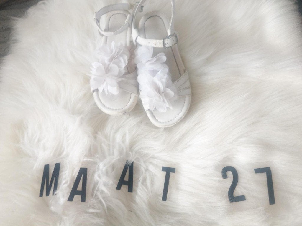 Witte sandalen met bloemen maat 27, Gebruikt, Meisje, Schoenen, Ophalen of Verzenden