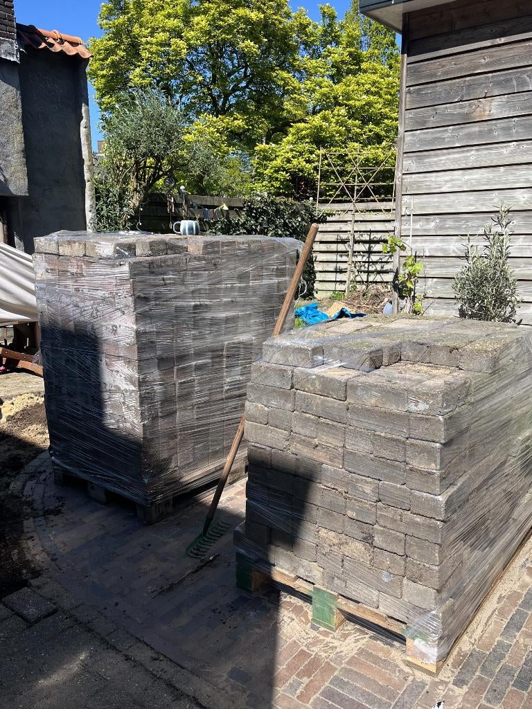 Gratis bakstenen op pallet en ingeseald, Tuin en Terras, Tegels en Klinkers, Ophalen, Gebruikt, Klinkers, 10 m² of meer