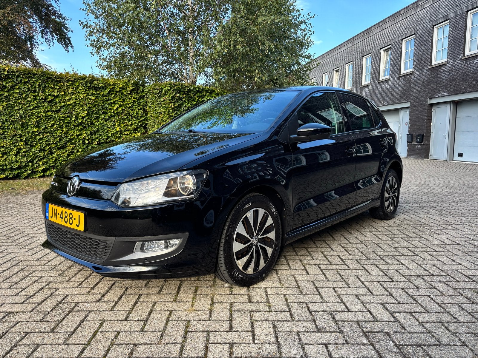 Volkswagen Polo 1.0 TSI 70KW 3D Bluemotion 2016 Zwart, Auto's, Voorwielaandrijving, 40 €/maand, 1011 kg, 95 pk