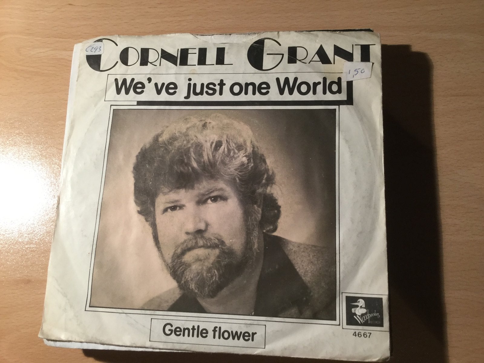 Cornell Grant-We’ve just one world. Vinyl single., Gebruikt, 7 inch, Single, Ophalen of Verzenden