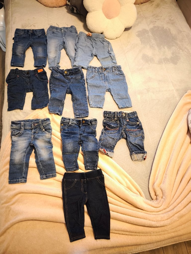 Grote partij babykleding: broekjes en jeans (0-1 jaar), Kinderen en Baby's, Babykleding | Baby-kledingpakketten, Ophalen of Verzenden