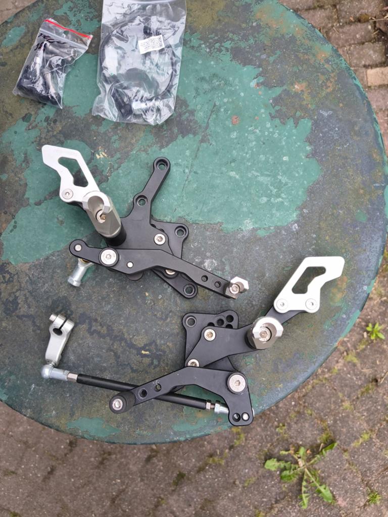 Voetsteunen stepjes rearsets Triumph Daytona Speed 955i, Motoren, Ophalen of Verzenden, Gebruikt