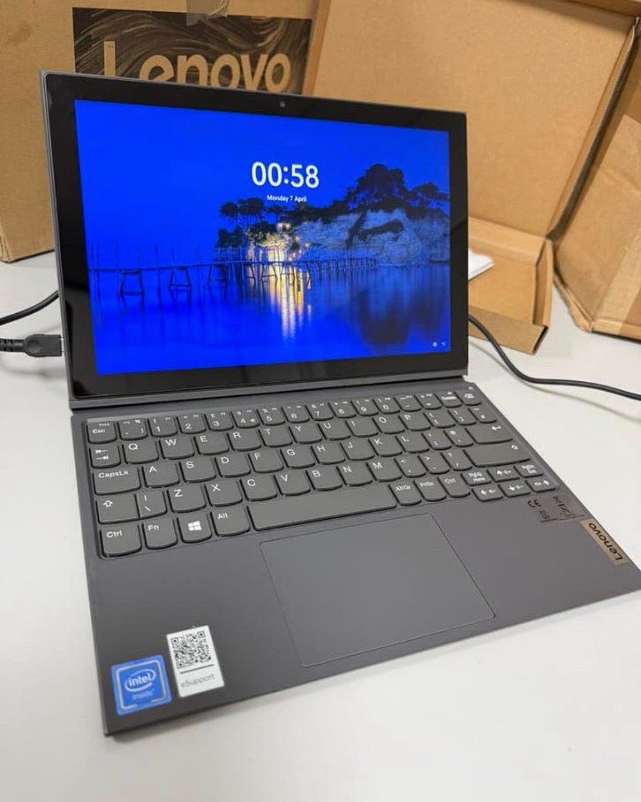 Lenovo Duet 3 2-in-1 Touch Laptop Tablet 10.3” 10IGL5 64GB, 10 inch, L, Zo goed als nieuw, 64 GB
