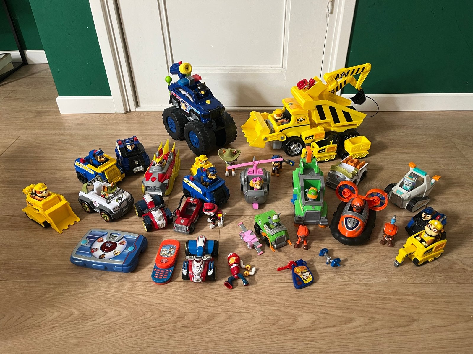 Paw Patrol set met 8 pups, voertuigen en mega voertuigen, Kinderen en Baby's, Speelgoed | Speelgoedvoertuigen, Ophalen of Verzenden