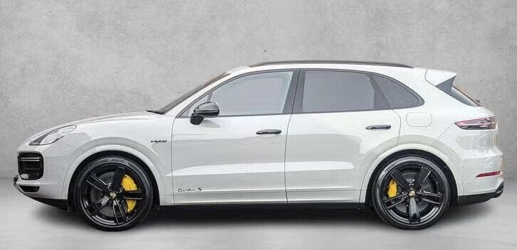 Originele 22 inch Porsche Cayenne E3 velgen met winterbanden, Gebruikt, 285 mm, Banden en Velgen, Germany