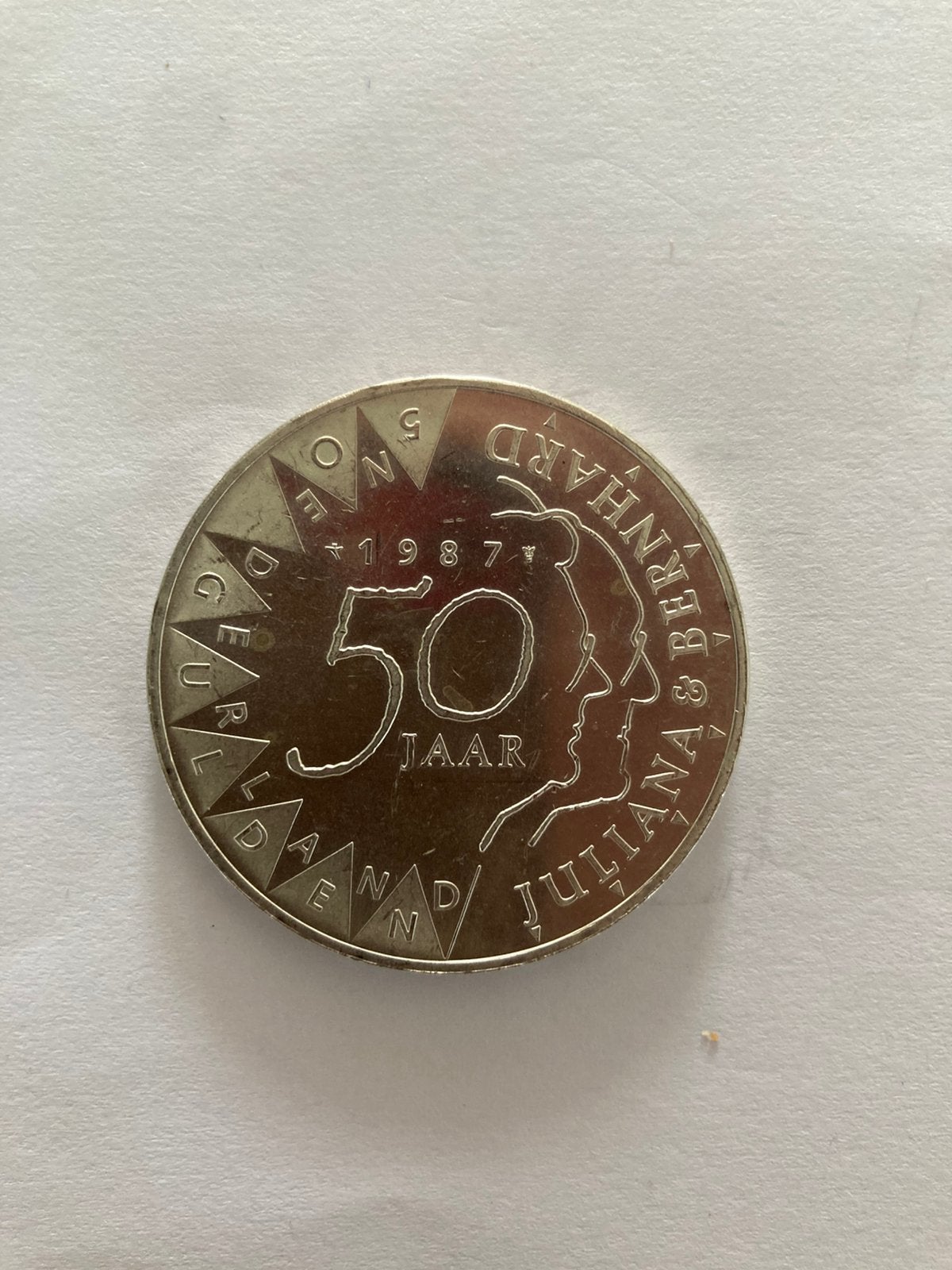 Zilveren herdenkingsmunt 50 jr huwelijk Juliana & Bernatd, Postzegels en Munten, Munten | Nederland, Ophalen of Verzenden, 50 gulden