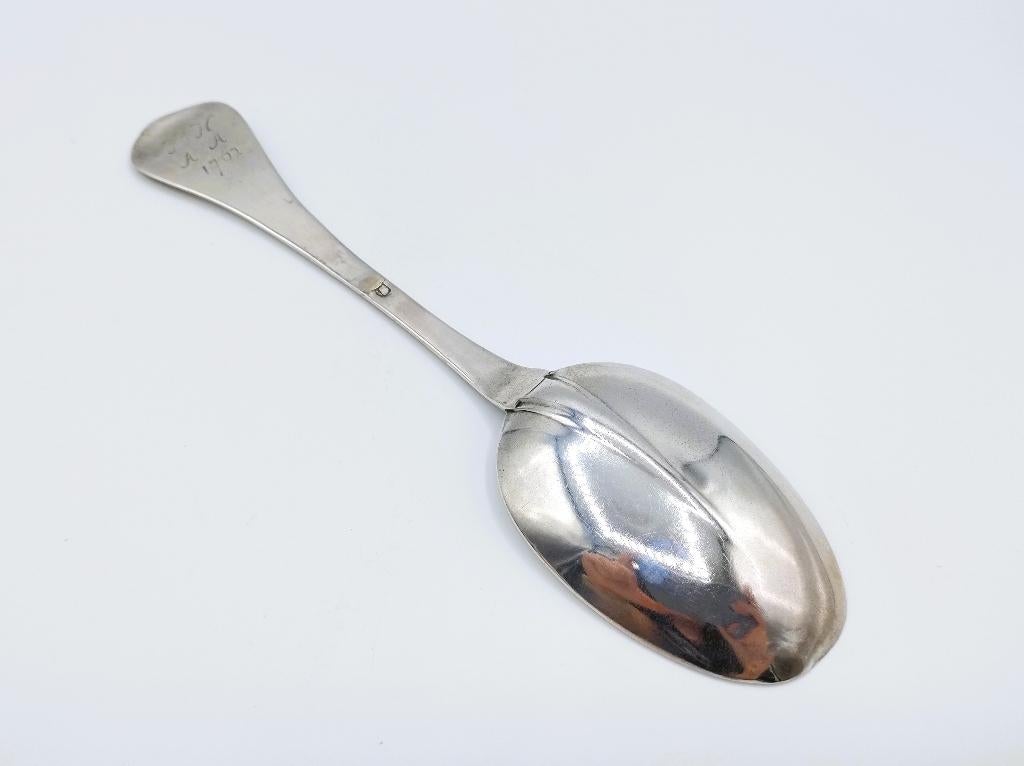 18e Eeuwse zilveren lepel, 1762, Verzenden