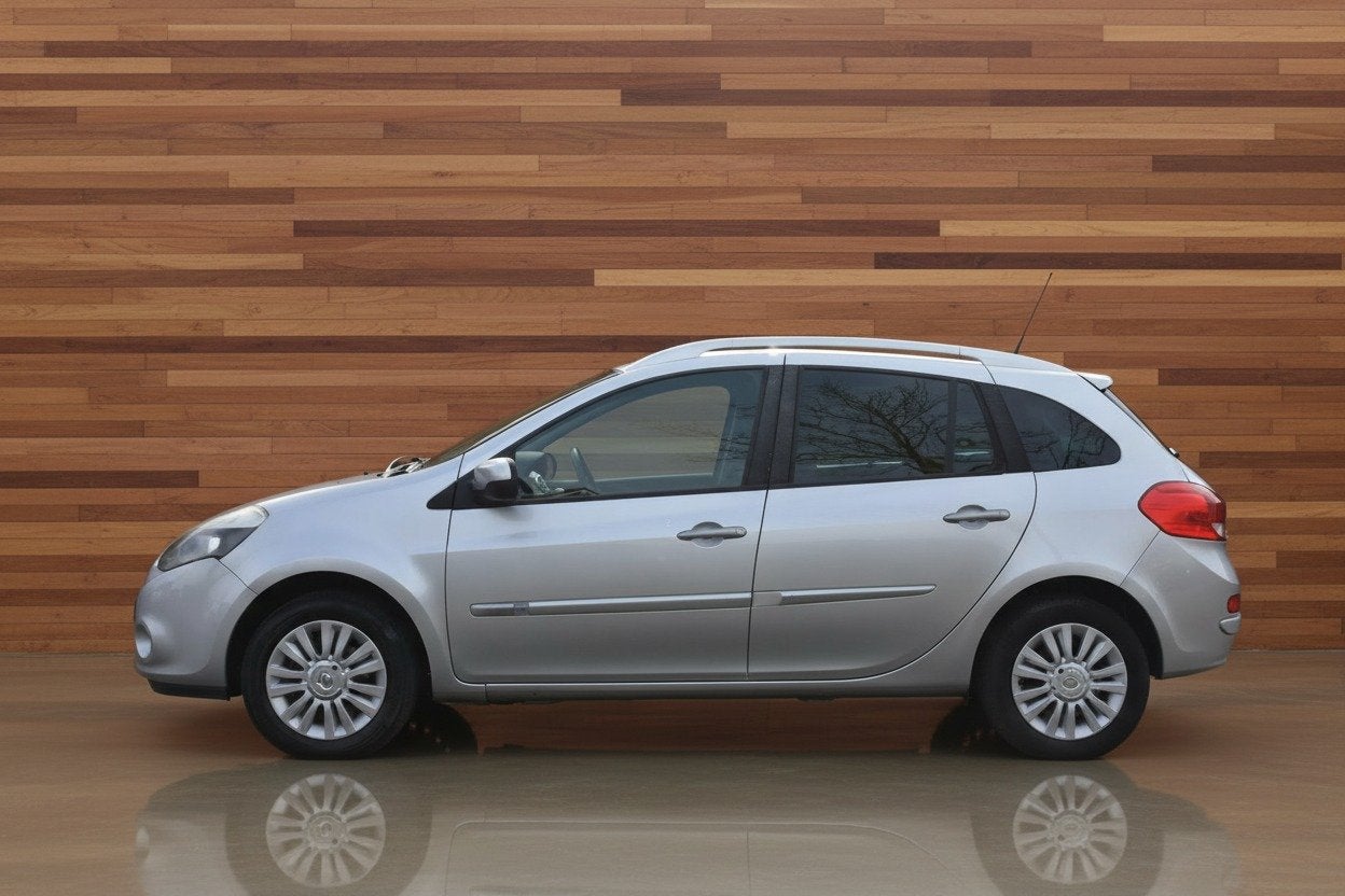 Renault Clio Estate 1.2-16V Collection (bj 2011), Auto's, Voorwielaandrijving, Euro 5, Gebruikt, Zwart