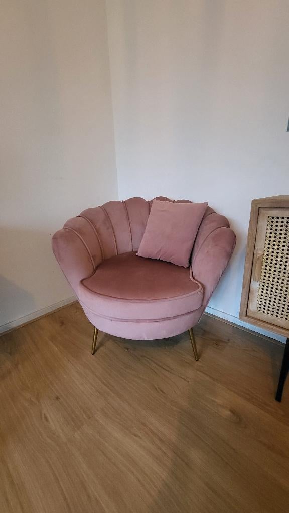 Roze stoel fauteuil met kussentje schelp vormig, Huis en Inrichting, Fauteuils, Gebruikt, Minder dan 75 cm, Ophalen of Verzenden