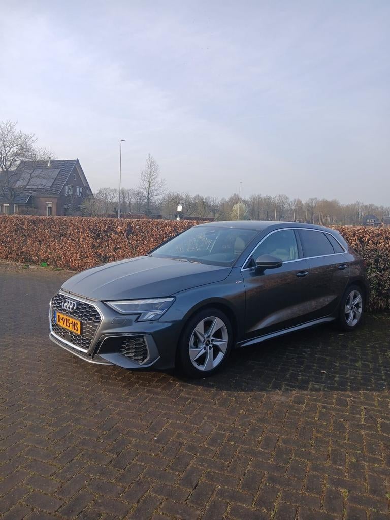 Audi A3 30 Tfsi 110pk 2022 Grijs, Voorwielaandrijving, 1195 kg, Origineel Nederlands, Handgeschakeld