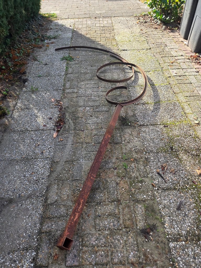Groot uniek stalen kunstwerk / tuinbeeld – ca. 3,5 meter, Ophalen, Gebruikt, Metaal, Abstract beeld