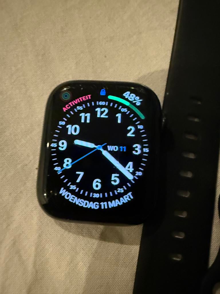 Apple Watch 7 Nike editie met krassen, Sieraden, Tassen en Uiterlijk, Smartwatches, Ophalen, Gebruikt, Zwart, IOS