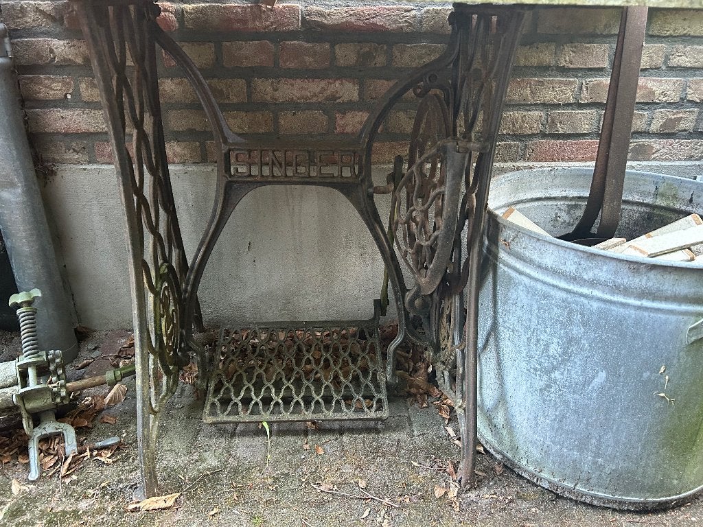 Naaimachine onderstel, Ophalen, Gebruikt