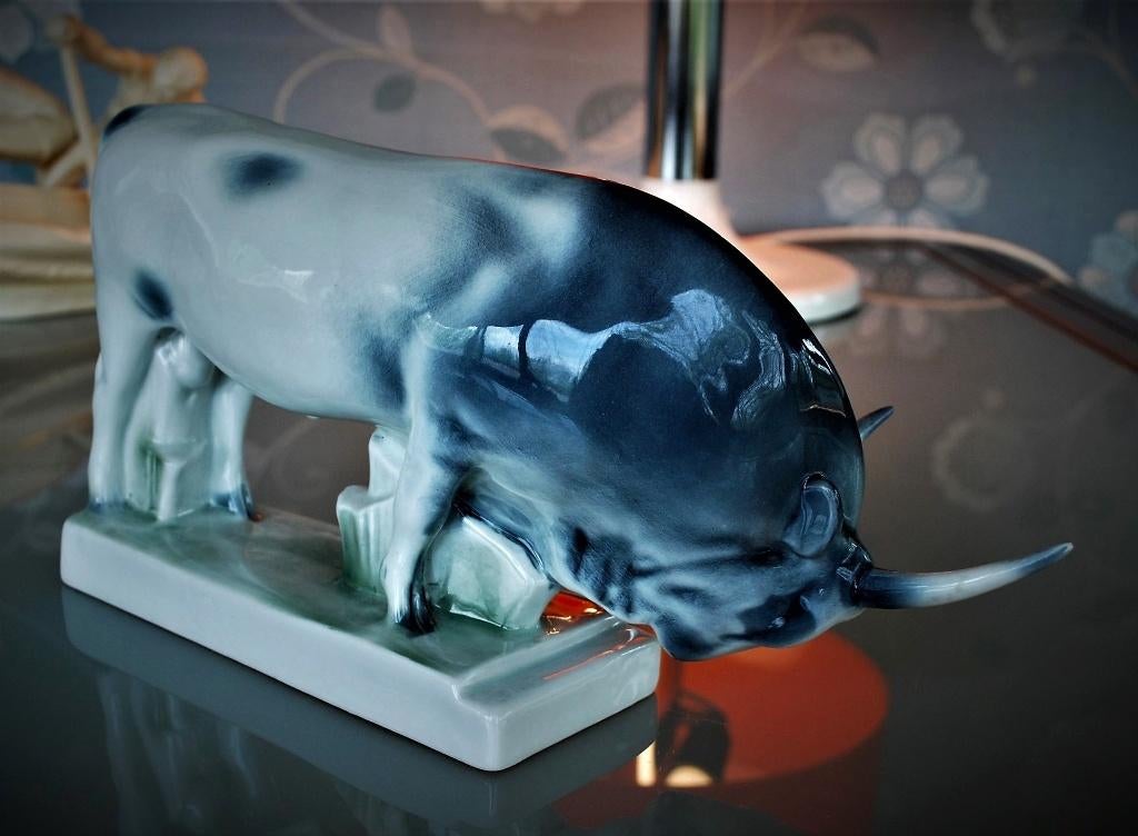 Stier Gesigneerd Beeldhouwer András Sinkó 1960's Porselein, Antiek en Kunst, Curiosa en Brocante, Ophalen of Verzenden