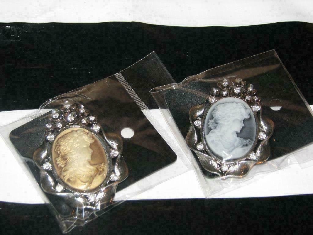 Mooie brocante broche grijs, nieuw., Ophalen of Verzenden, Nieuw, Grijs