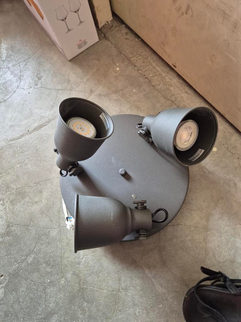 IKEA Plafondlamp/Spot met 3 Richtbare Spots - Grijs, Ophalen, Gebruikt, Metaal, Modern