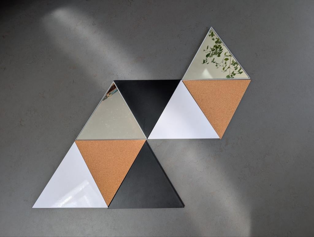 Driehoekige/Tangram spiegels, kurk, whiteboard, krijtbord, Meerkleurig, Decoratieobject, Ophalen of Verzenden, Met ophangsysteem