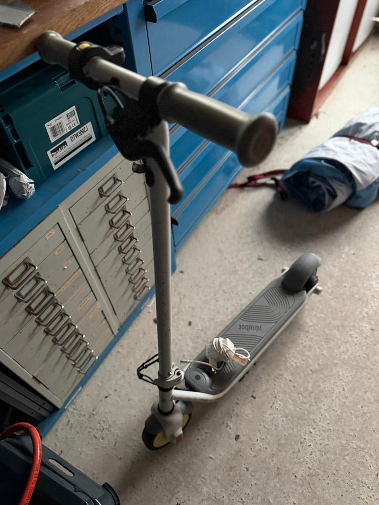 Ninebot Zing C10 - laadt niet op - evt voor onderdelen, Ophalen, Gebruikt, Elektrische step (E-scooter)
